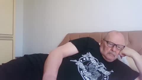 Snapshot of old_fkrr_ chatting on 04-23-26, 10:47 old_fkrr_ online show from 04-23-26, 10:47