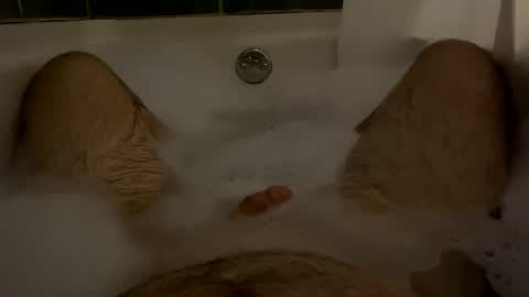 Snapshot of oldbones2 chatting on 01-06-25, 02:26 oldbones2 online show from 01-06-25, 02:26