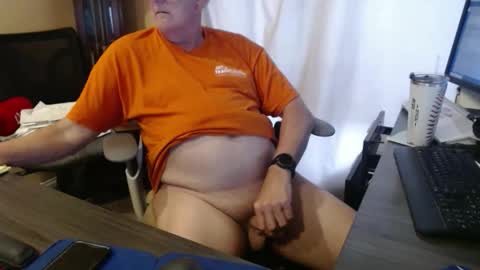 Snapshot of olderandwiser chatting on 05-20-26, 08:15 Older and Wiser online show from 05-20-26, 08:15