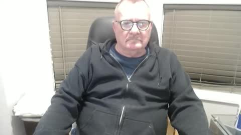 oldguybigd online show from 11-13-25, 01:59