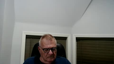 Snapshot of oldguybigd chatting on 06-25-26, 04:45 oldguybigd online show from 06-25-26, 04:45