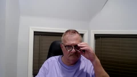 Snapshot of oldguybigd chatting on 07-11-26, 03:42 oldguybigd online show from 07-11-26, 03:42