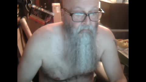 Snapshot of oldman196262 chatting on 02-16-25, 01:38 oldman196262 online show from 02-16-25, 01:38