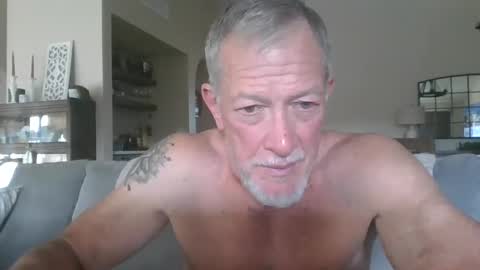 Snapshot of oldmanmeataz chatting on 04-28-26, 01:15 oldmanmeataz online show from 04-28-26, 01:15