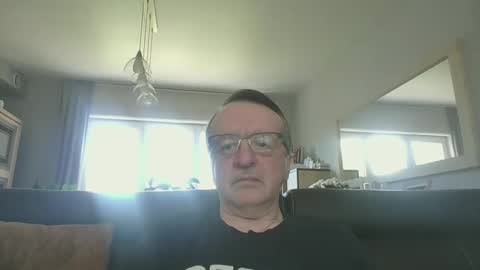 Snapshot of oldtimer160162493 chatting on 04-30-26, 12:11 oldtimer160162493 online show from 04-30-26, 12:11