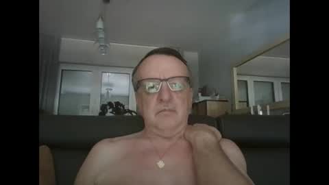 Snapshot of oldtimer160162493 chatting on 05-27-26, 12:02 oldtimer160162493 online show from 05-27-26, 12:02