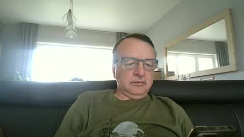 Snapshot of oldtimer160162493 chatting on 06-11-26, 12:58 oldtimer160162493 online show from 06-11-26, 12:58