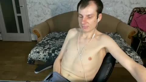 Snapshot of oleg88812 chatting on 05-15-26, 07:43 Oleg online show from 05-15-26, 07:43