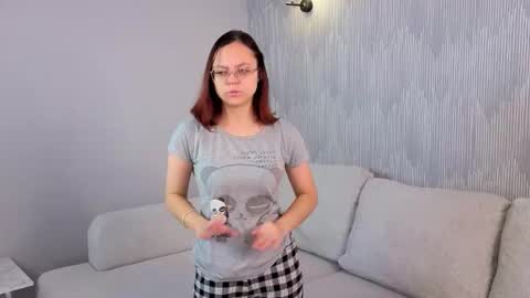 Snapshot of oleneweir chatting on 11-15-25, 11:07 Stella online show from 11-15-25, 11:07