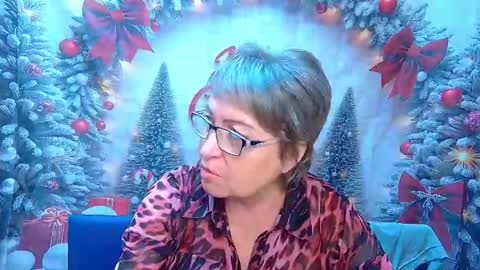 Snapshot of olgaluck chatting on 12-17-25, 06:19 OlgaLuck online show from 12-17-25, 06:19