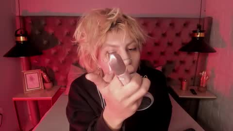 oliiverr22 online show from 12-02-25, 03:07