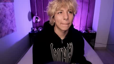 oliiverr22 online show from 12-16-25, 11:59