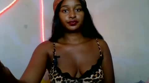 olinah610 online show from 06-05-26, 12:55
