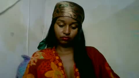 olinah610 online show from 06-28-26, 11:16