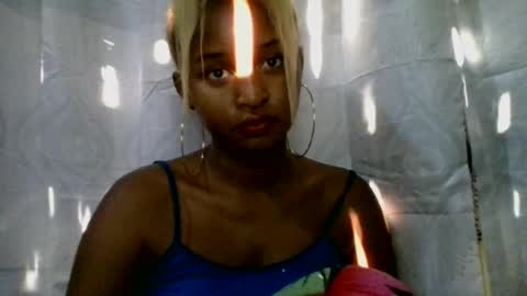 olinah610 online show from 07-10-26, 04:17