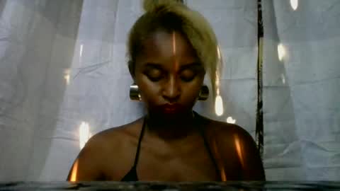 olinah610 online show from 07-11-26, 03:42