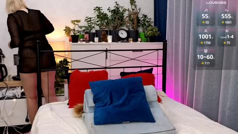 OliSunny Olivia online show from 12-31-24, 02:19