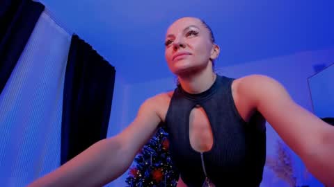 Snapshot of oliva_candy chatting on 12-24-24, 11:55 oliva_candy online show from 12-24-24, 11:55