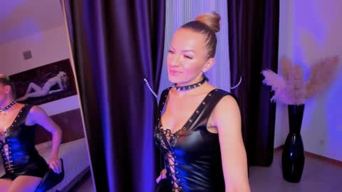 Snapshot of oliva_candy chatting on 01-21-25, 08:32 oliva_candy online show from 01-21-25, 08:32