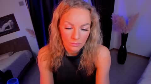 Snapshot of oliva_candy chatting on 01-28-25, 03:15 oliva_candy online show from 01-28-25, 03:15