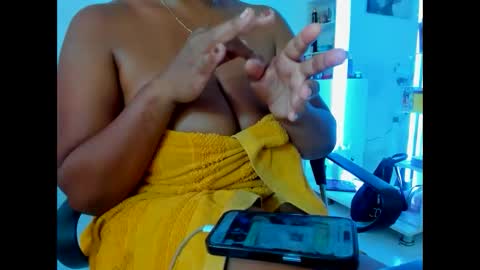 olivahot30 online show from 02-05-25, 08:14