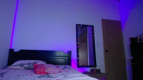 Oliver and MeganIndependent online show from 04-05-26, 06:54