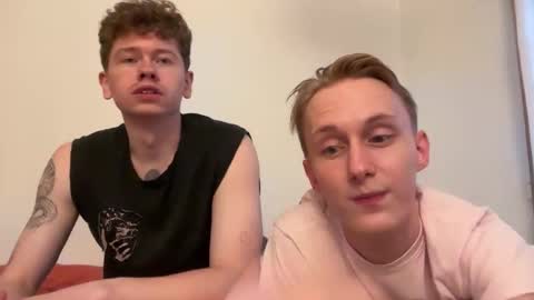 Snapshot of oliver_and_thomas chatting on 09-29-25, 06:02 Oliver and Thomas online show from 09-29-25, 06:02