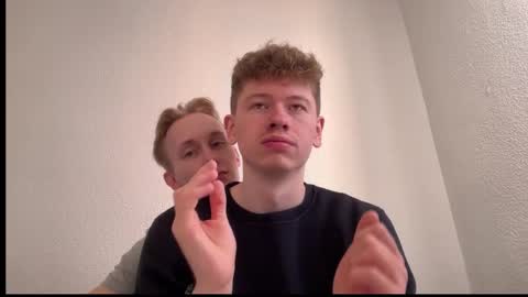 Snapshot of oliver_and_thomas chatting on 10-11-25, 10:03 Oliver and Thomas online show from 10-11-25, 10:03
