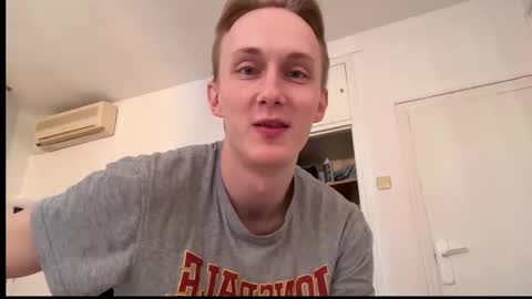 Snapshot of oliver_and_thomas chatting on 10-25-25, 10:01 Oliver and Thomas online show from 10-25-25, 10:01