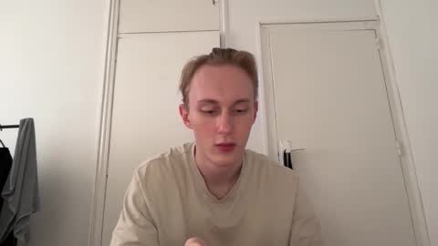 Snapshot of oliver_and_thomas chatting on 11-09-25, 01:31 Oliver and Thomas online show from 11-09-25, 01:31