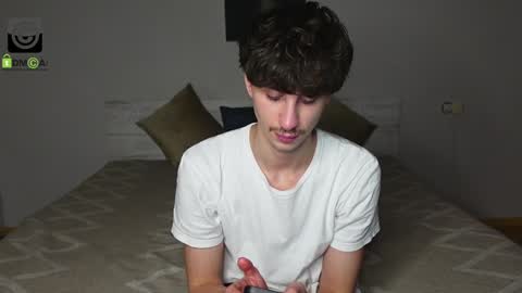 Snapshot of oliver_baker chatting on 12-02-24, 04:09 Oliver  Kaen online show from 12-02-24, 04:09