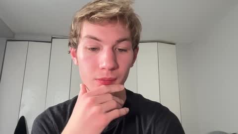 Snapshot of oliver_beck chatting on 12-06-24, 02:13 Oliver Beck online show from 12-06-24, 02:13