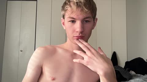 Snapshot of oliver_beck chatting on 12-13-24, 07:10 Oliver Beck online show from 12-13-24, 07:10