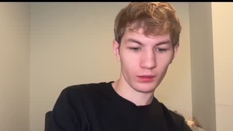 Snapshot of oliver_beck chatting on 12-24-24, 07:33 Oliver Beck online show from 12-24-24, 07:33