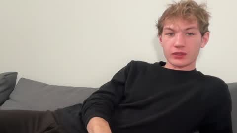 Snapshot of oliver_beck chatting on 01-17-25, 02:18 Oliver Beck online show from 01-17-25, 02:18