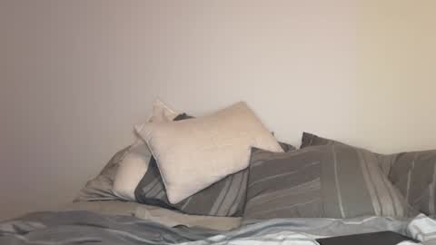 Snapshot of oliver_beck chatting on 02-08-25, 02:04 Oliver Beck online show from 02-08-25, 02:04