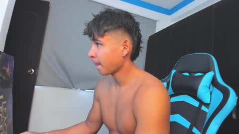 Oliver bray online show from 11-17-25, 03:29