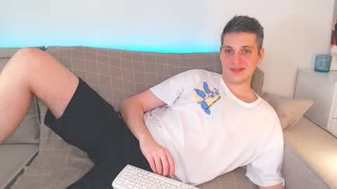 Oliver online show from 03-12-25, 01:40