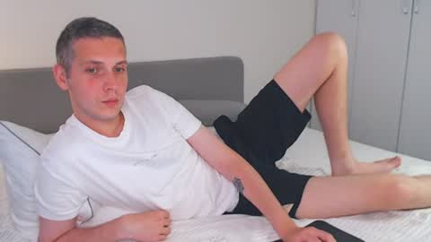 Snapshot of oliver_hort chatting on 07-14-26, 04:13 Oliver online show from 07-14-26, 04:13