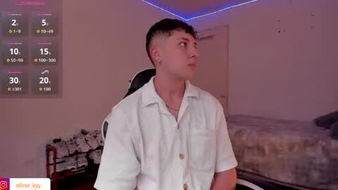 oliveeer online show from 04-19-26, 07:16