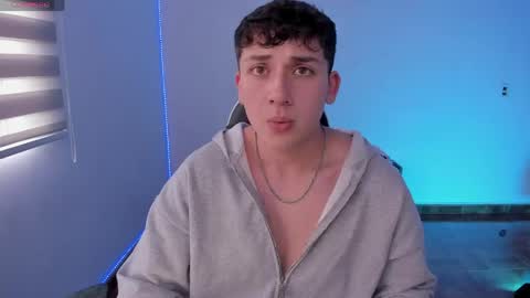 Snapshot of oliver_kyy chatting on 05-16-26, 07:45 oliveeer online show from 05-16-26, 07:45