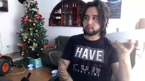 oliver_laid_2023 online show from 12-20-25, 07:43