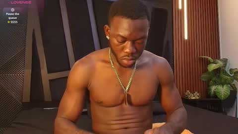 OLIVER LAURENT online show from 04-18-26, 11:27