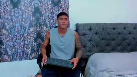 oliver_smith_2 online show from 03-01-25, 02:55