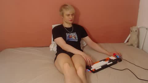 Oliver online show from 04-14-26, 01:00