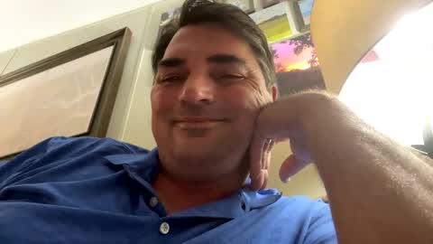 oliverclothesoff1211 online show from 04-12-26, 12:59