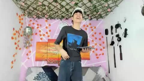 oliverhot_2005 online show from 02-28-25, 01:26