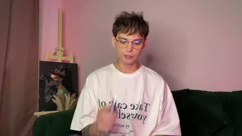 Snapshot of oliverlawrence chatting on 07-02-26, 03:40 oliverlawrence online show from 07-02-26, 03:40