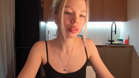 Olivia 3 online show from 01-22-25, 09:43