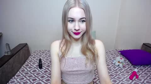 olivia_graceee online show from 02-08-25, 09:24